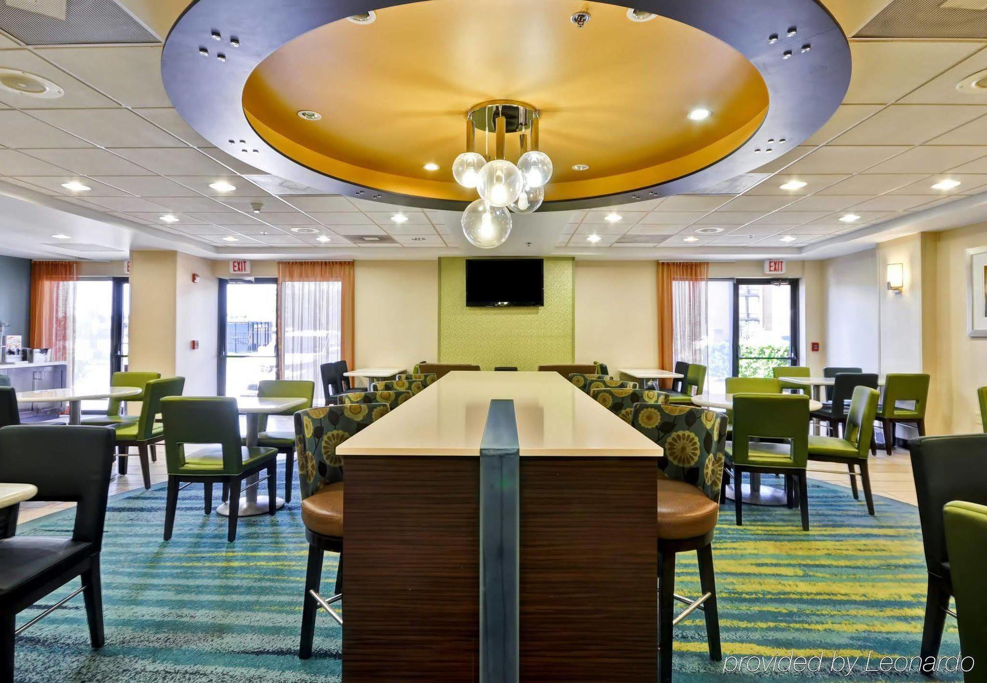 Springhill Hobby Airport Otel 3*